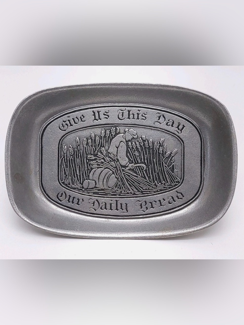 Vintage Wilton Armetale Pewter Decorative Bread Tray